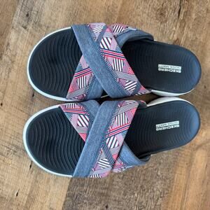 Skechers Goga Max Sandals Size 10 Red White Blue Comfort